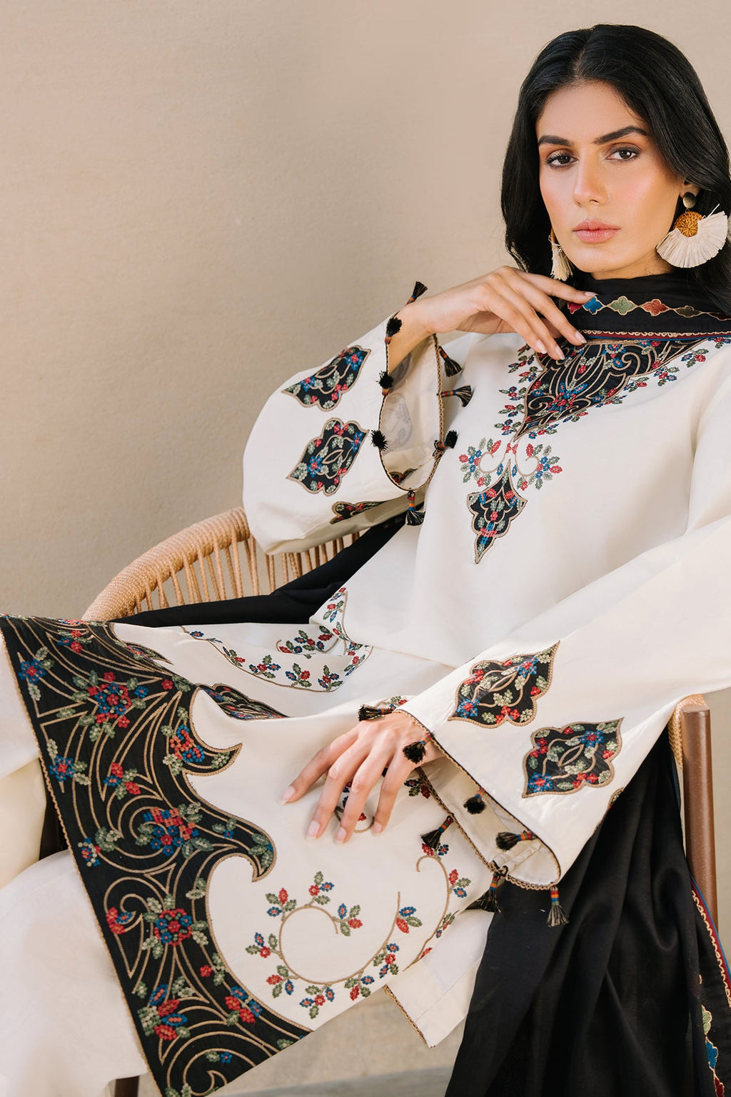 EMBROIDERED LAWN USE-9144