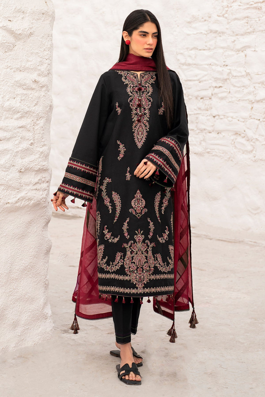 EMBROIDERED LAWN USE-9130