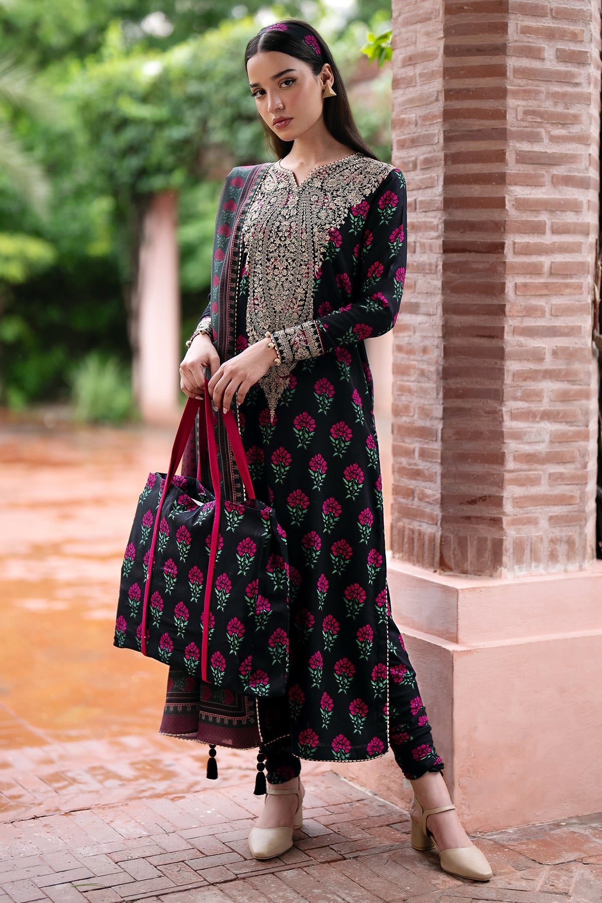 EMBROIDERED VISCOSE UW-0162