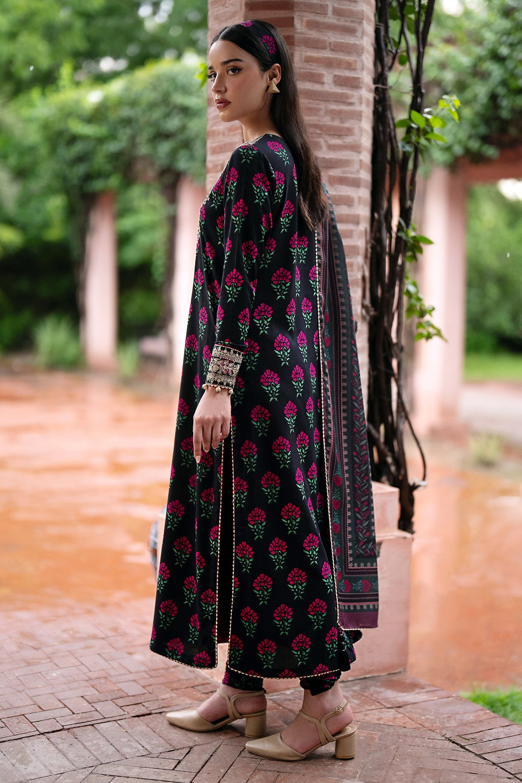 EMBROIDERED VISCOSE UW-0162