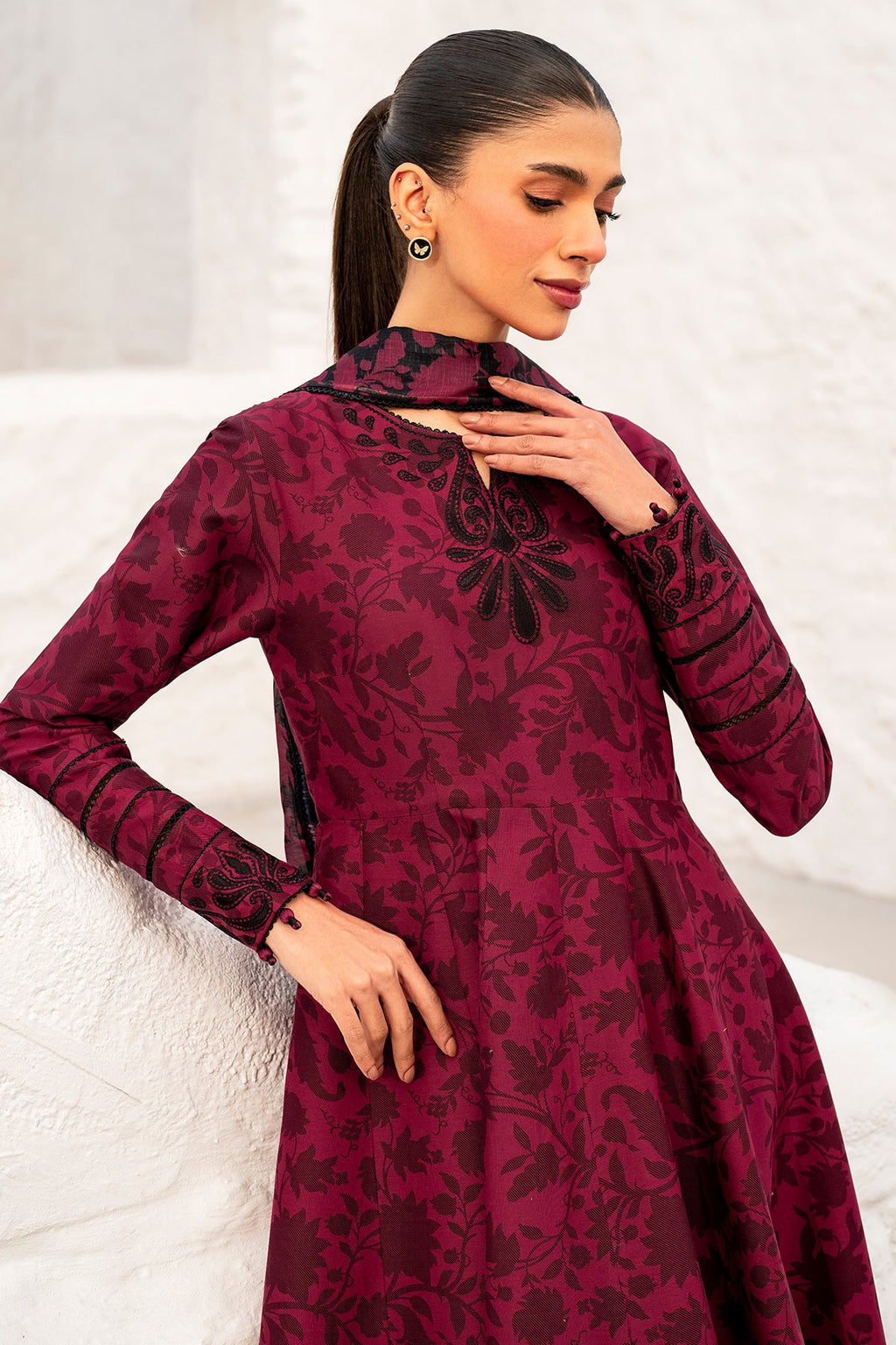 EMBROIDERED LAWN USE-9271