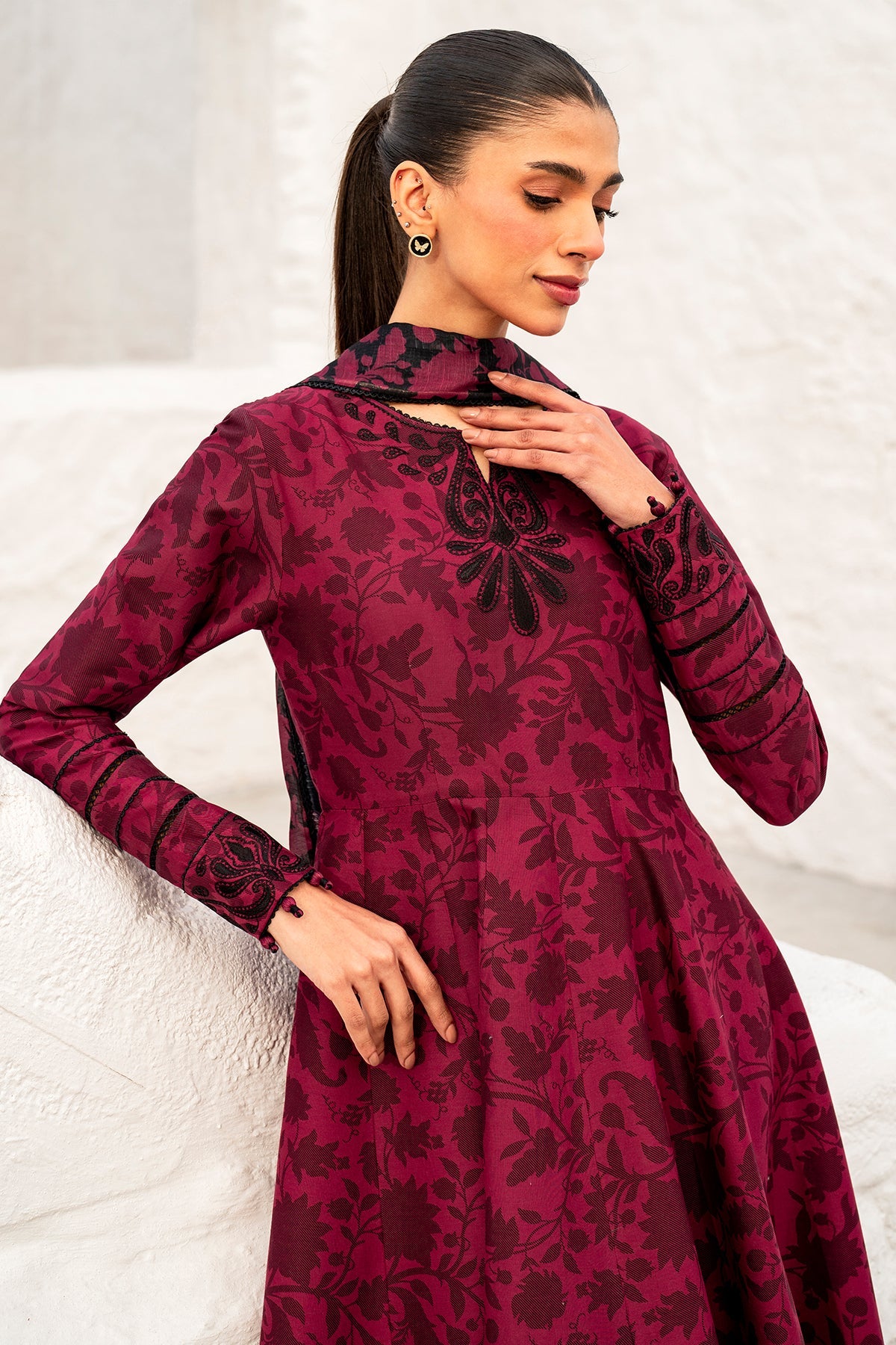 EMBROIDERED LAWN USE-9271