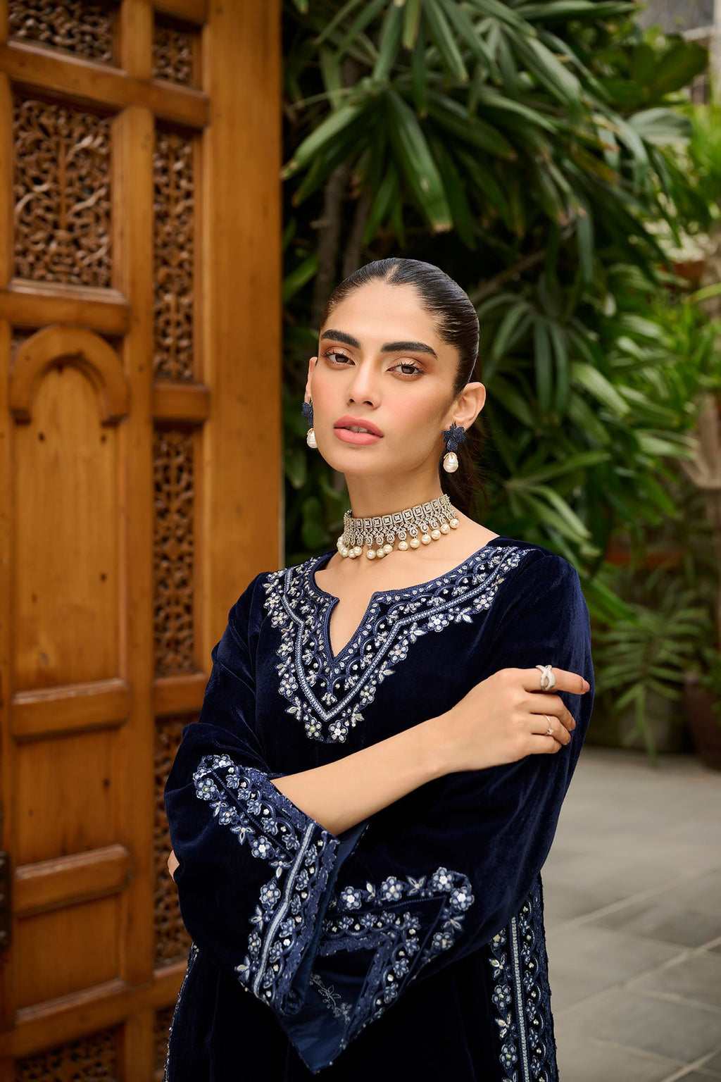 DA-1863 NAVY BLUE EMBROIDERED KURTA