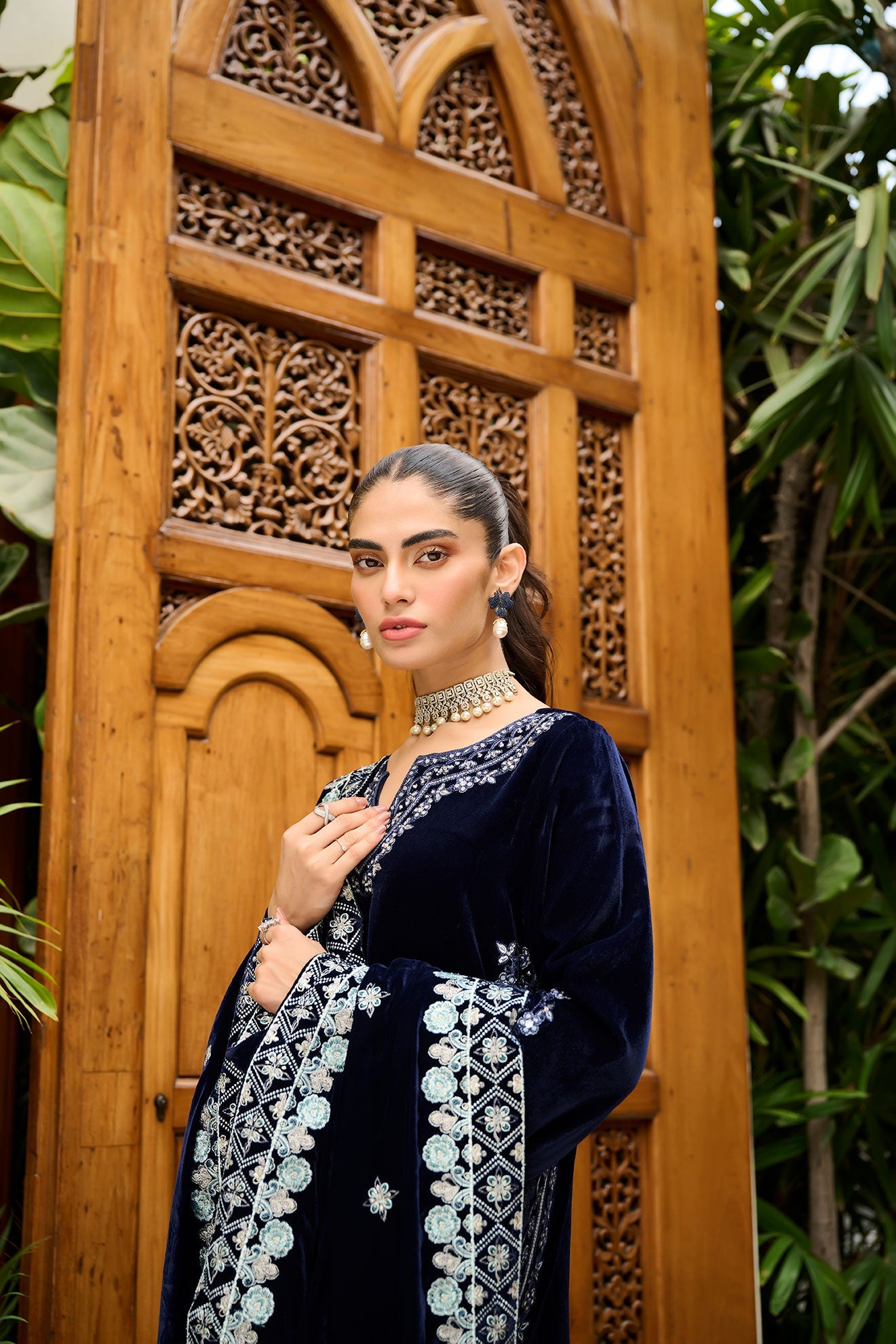 DA-1863 NAVY BLUE EMBROIDERED KURTA