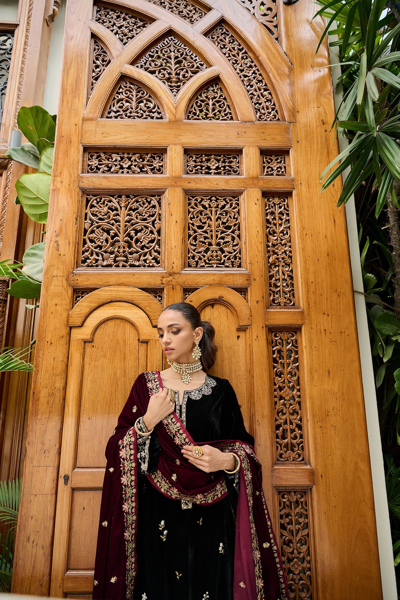 DA-1865 BLACK EMBROIDERED KURTA