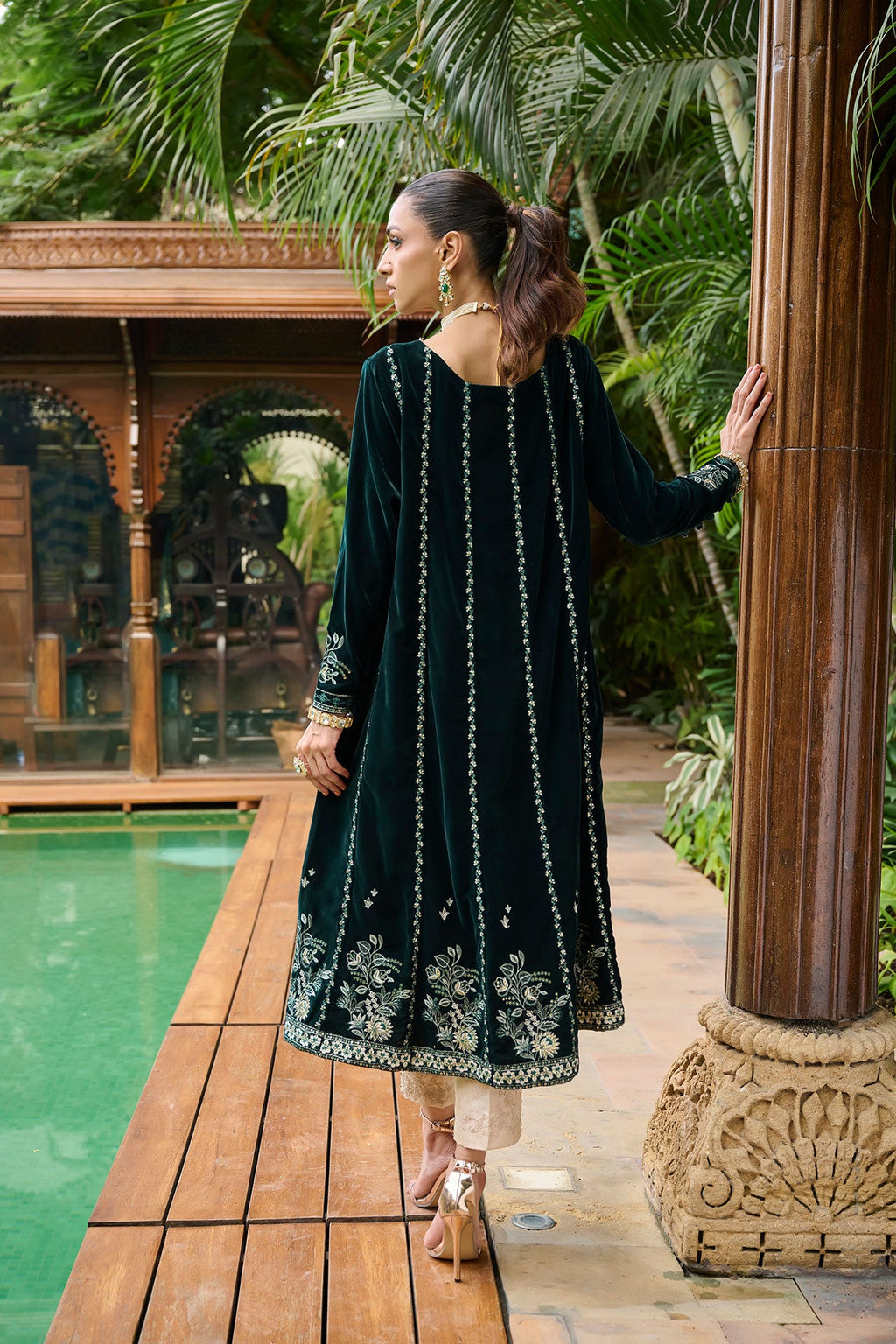 DA-1858 GREEN EMBROIDERED KURTA