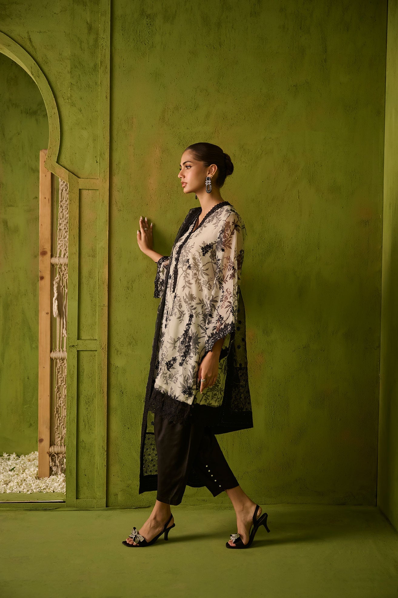 SS24DA-2467   GREY  2PCS  EMBROIDERED KURTA WITH TROUSER