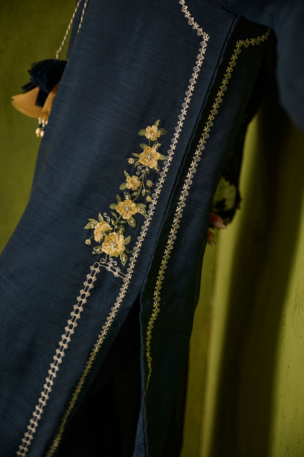 SS24DA-2422   NAVY BLUE  2PCS  EMBROIDERED KURTA WITH TROUSER