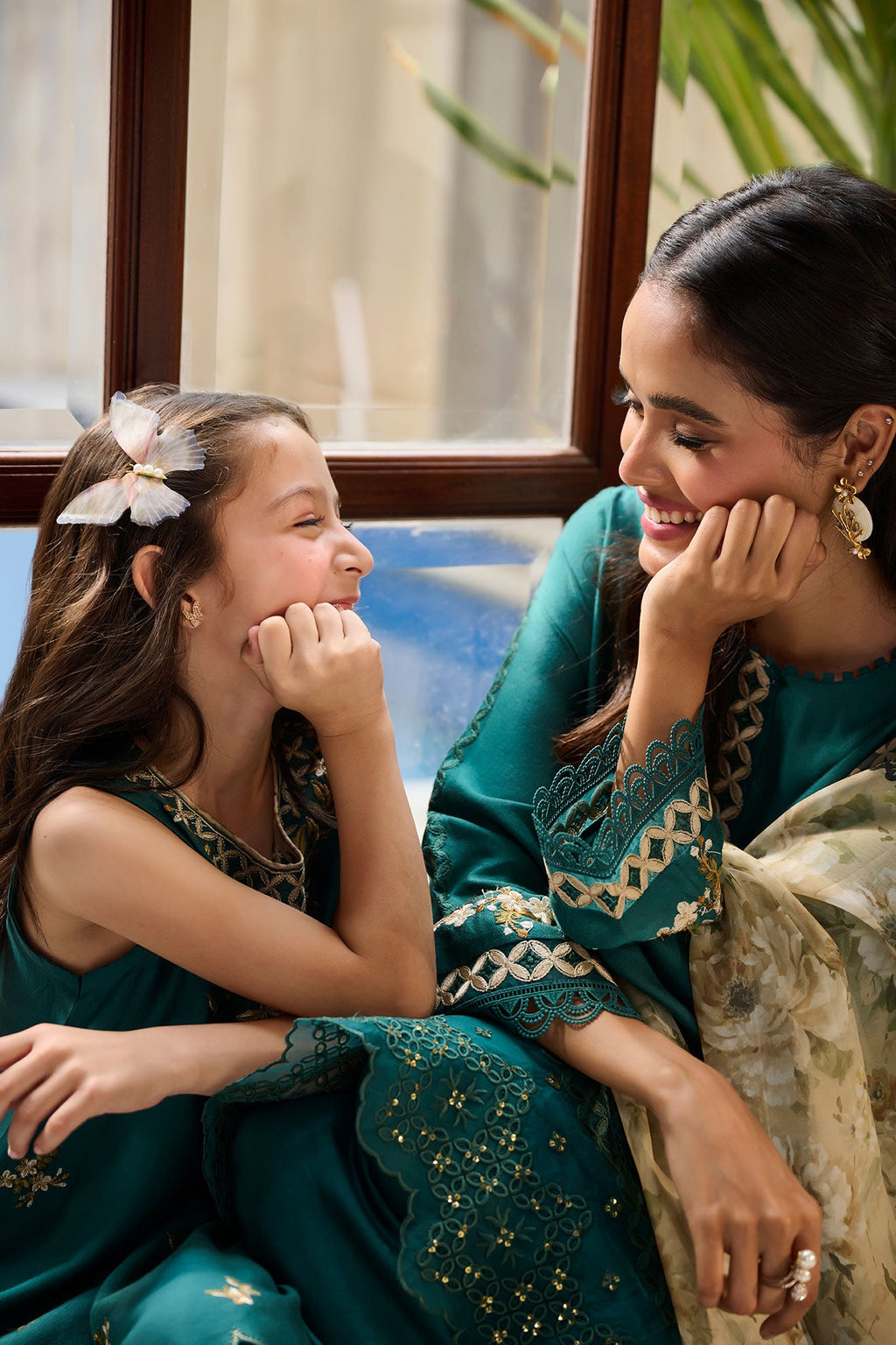 SS24DA-2384 DARK GREEN 2PCS  EMBROIDERED KURTA WITH TROUSER