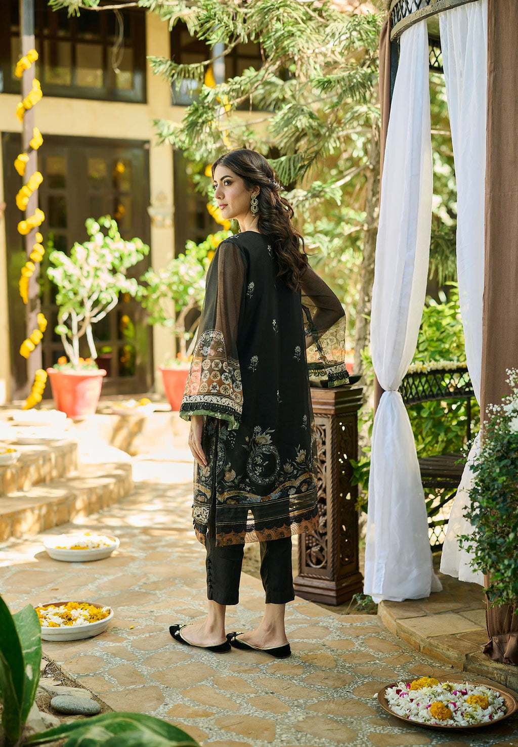 SS24DA-2391   BLACK  2PCS  EMBROIDERED KURTA WITH TROUSER