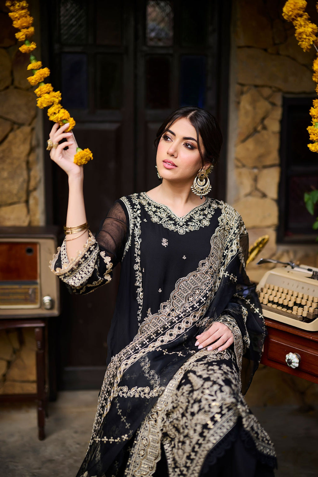 SS24DD-1137 BLACK DUPATTA