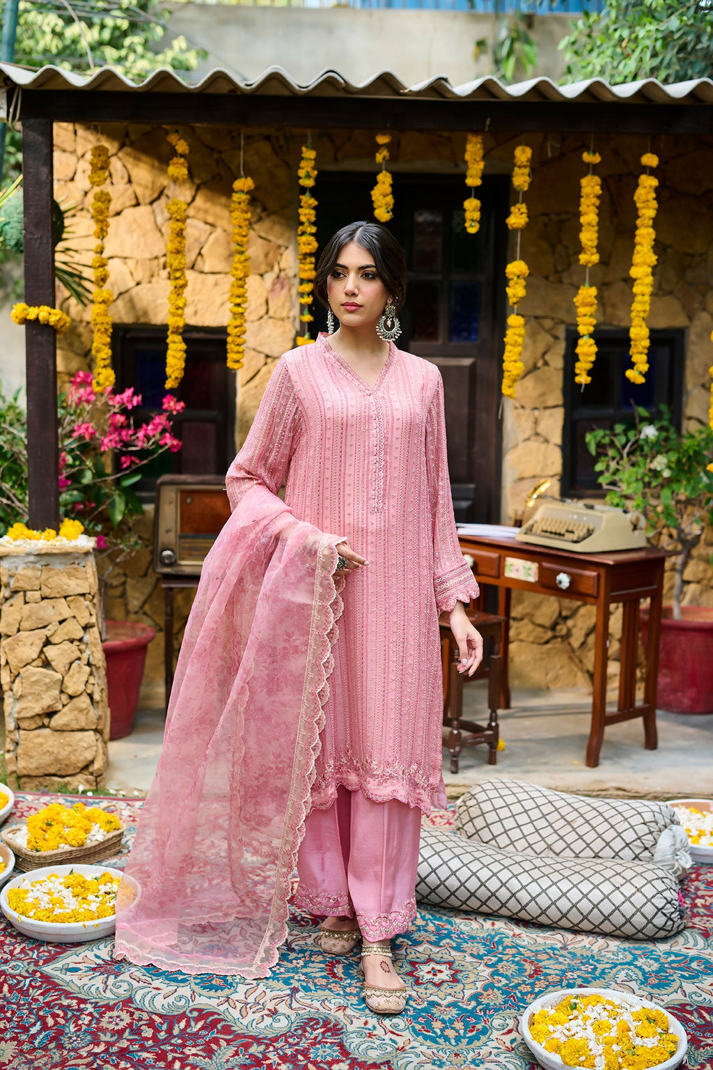 SS24DA-2364   PINK  2PCS  EMBROIDERED KURTA WITH TROUSER