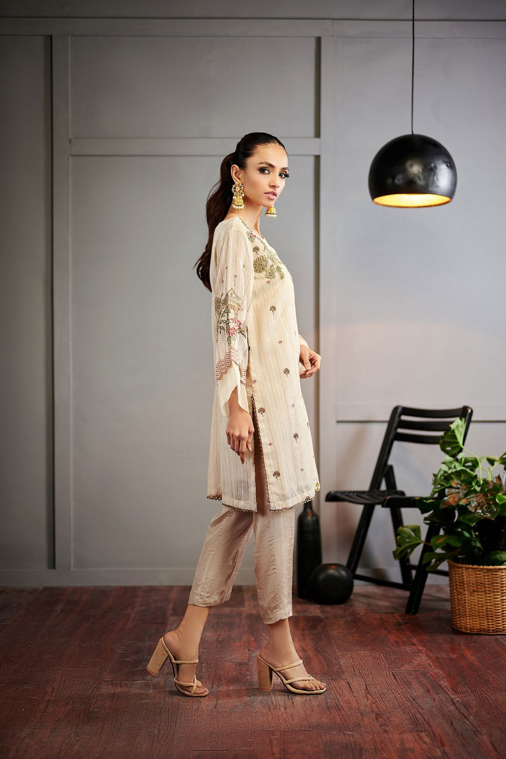 DA-1513 BEIGE EMBROIDERED KURTA