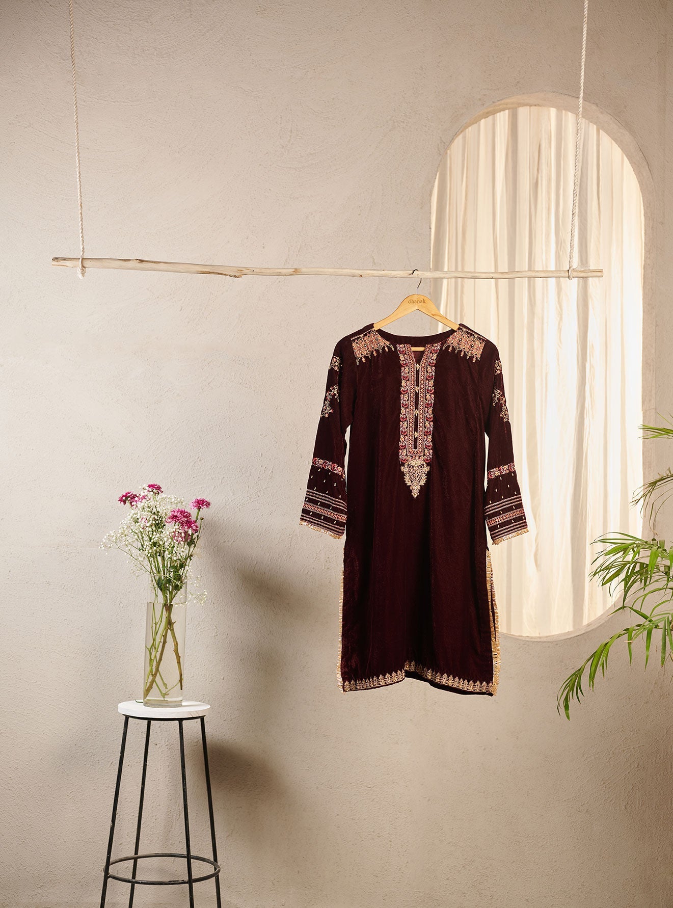 DA-1550 MAROON EMBROIDERED KURTA