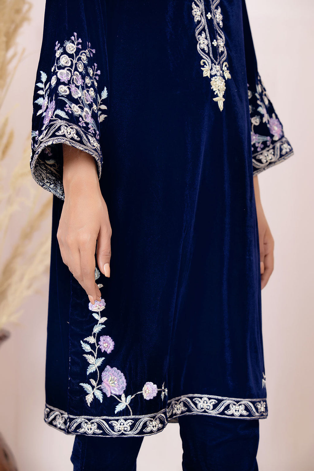 DA-1581 BLUE EMBROIDERED KURTA