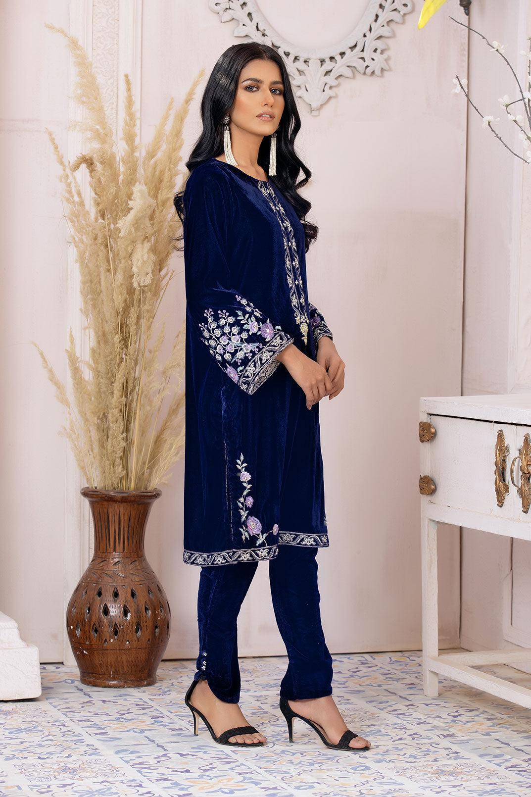 DA-1581 BLUE EMBROIDERED KURTA