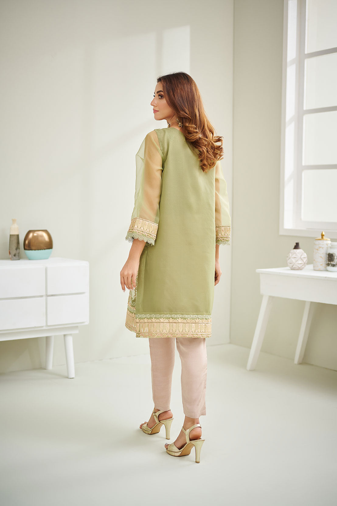 DA-1596 GREEN EMBROIDERED KURTA