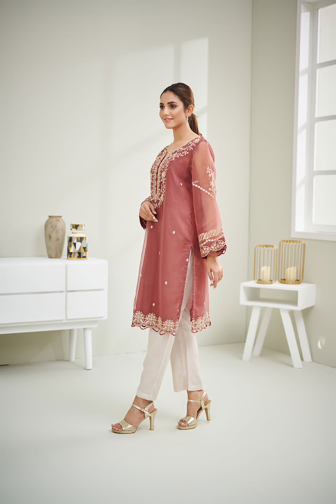DA-1606 PURPLE EMBROIDERED KURTA