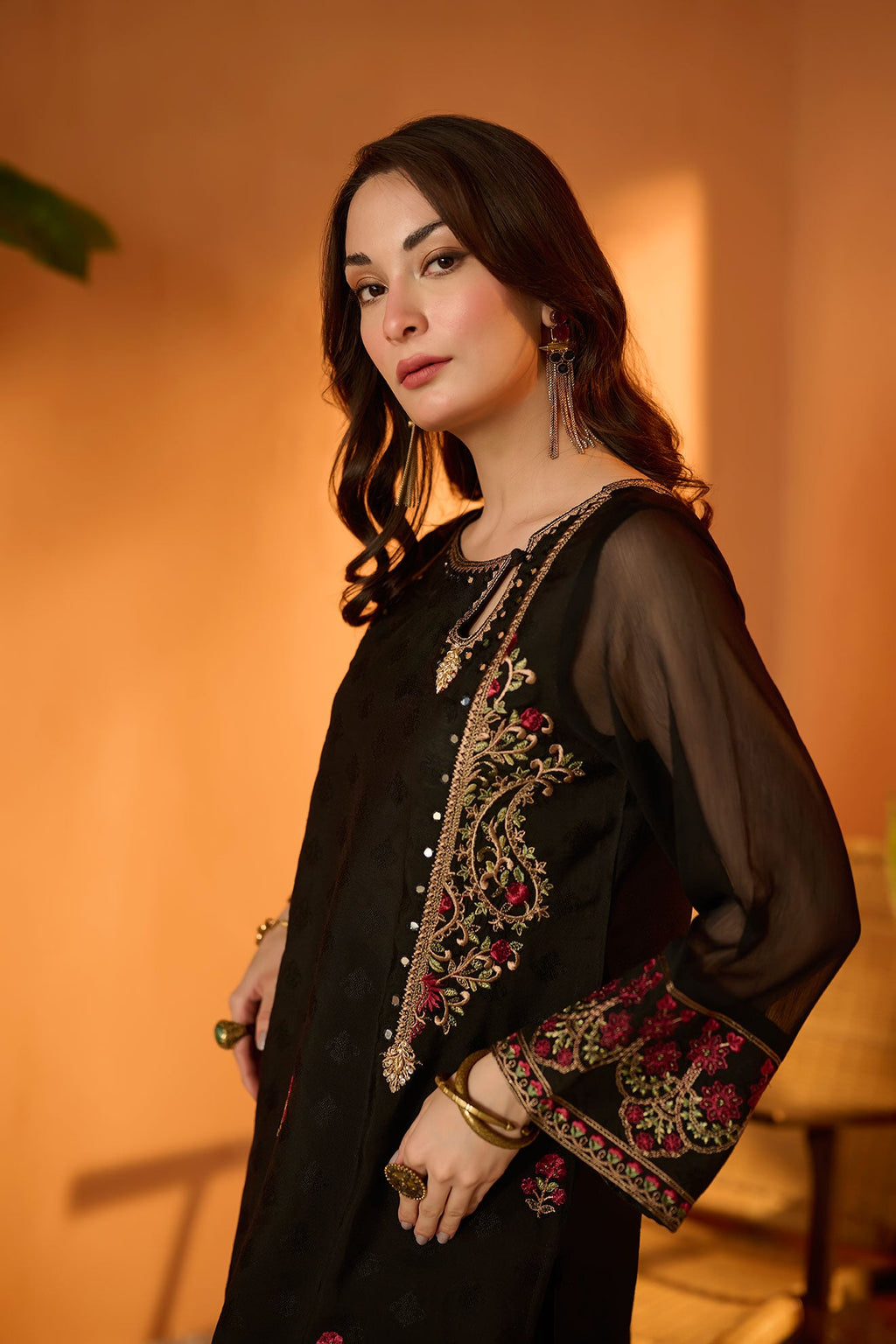 DA-1644 BLACK EMBROIDERED KURTA