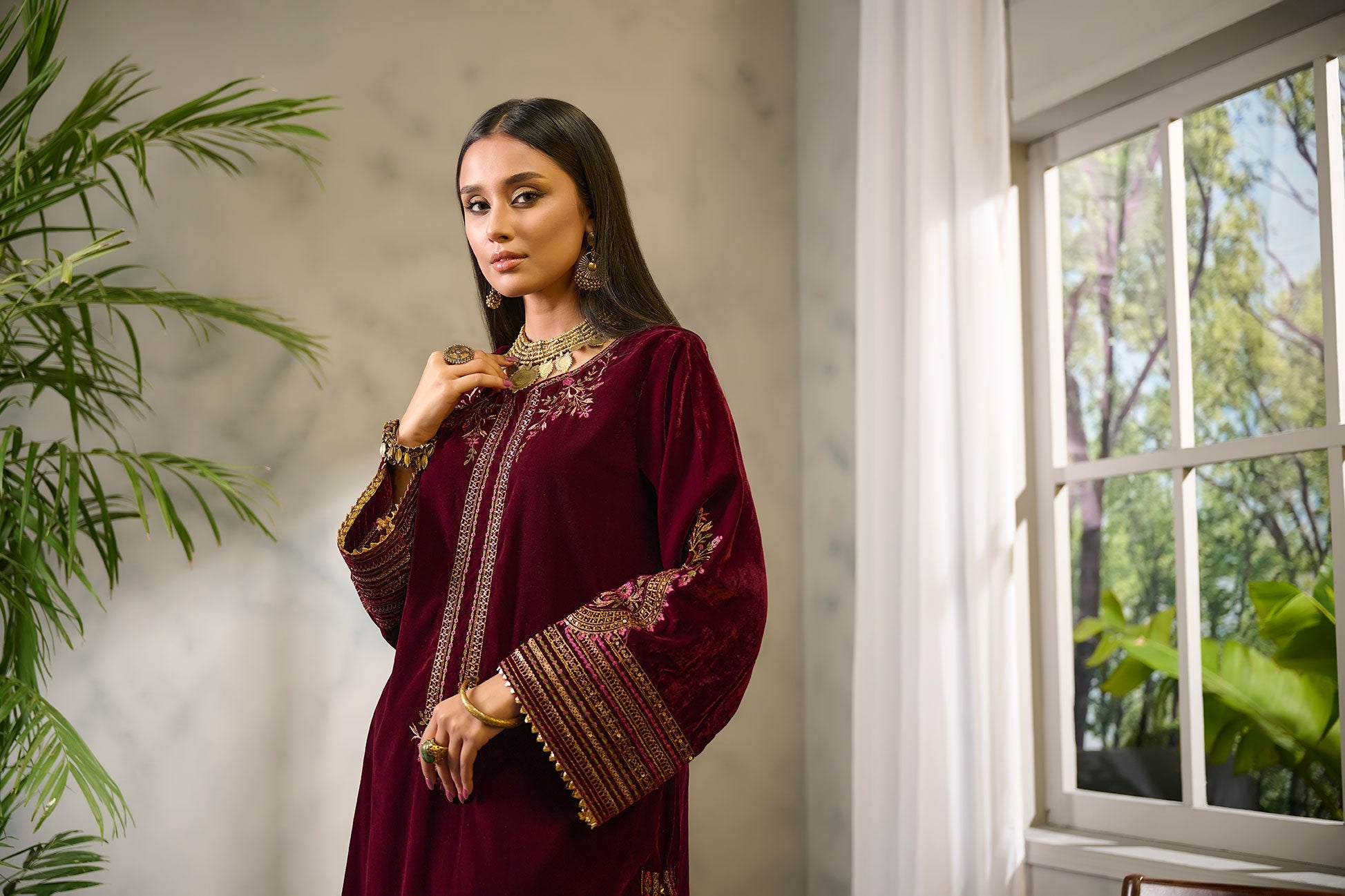 DA-1675 MAROON EMBROIDERED KURTA