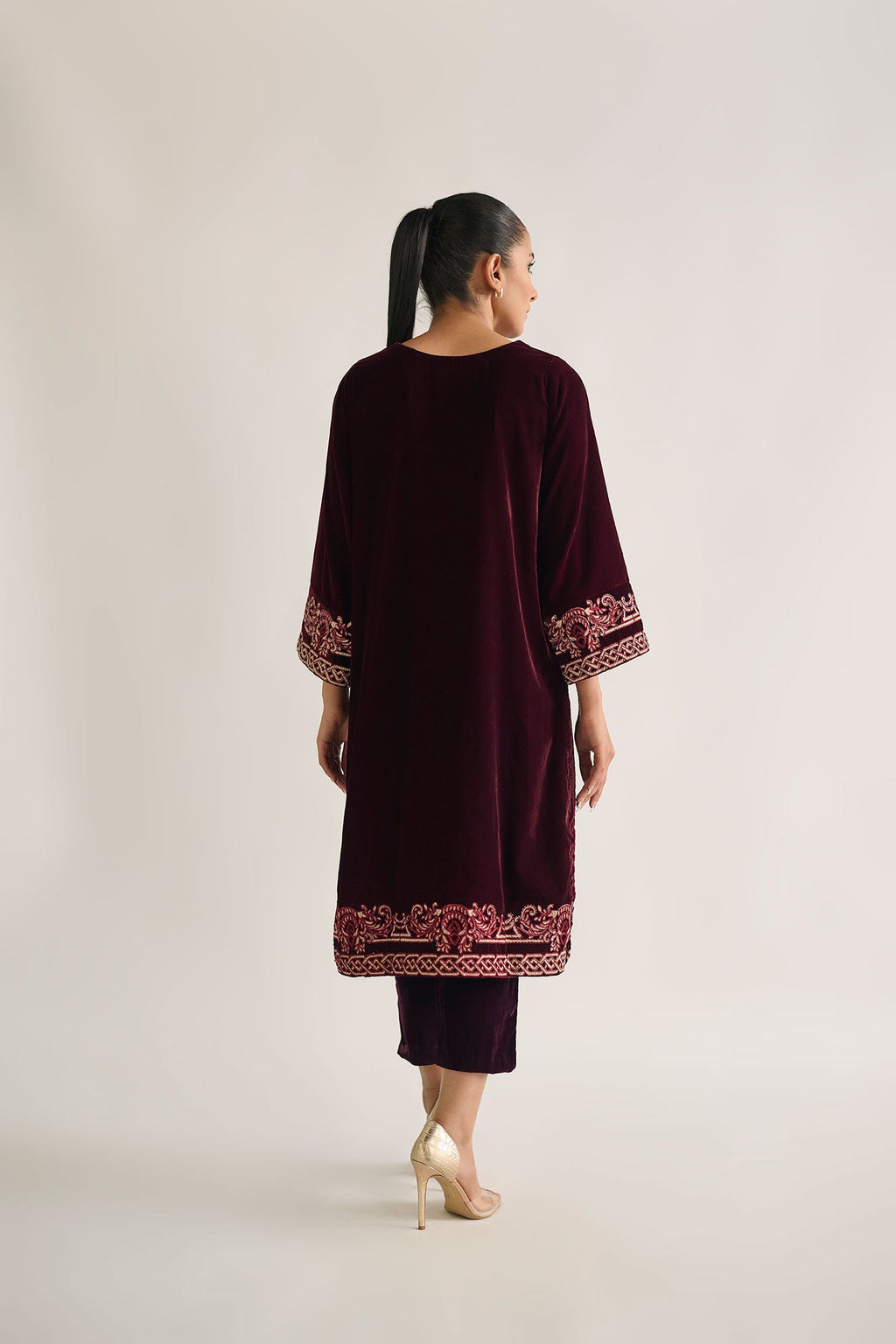 DA-1683 MAROON EMBROIDERED KURTA