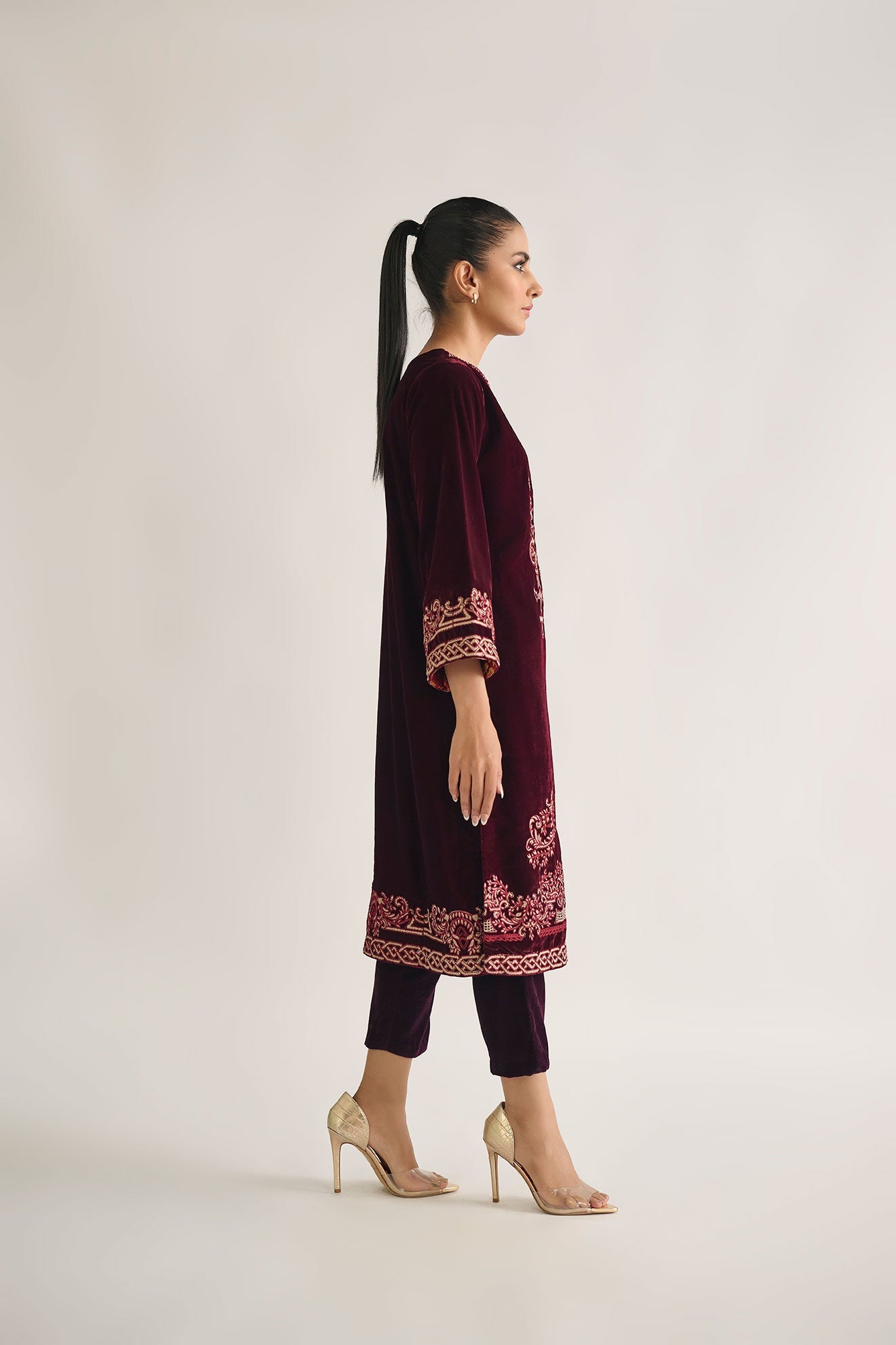 DA-1683 MAROON EMBROIDERED KURTA