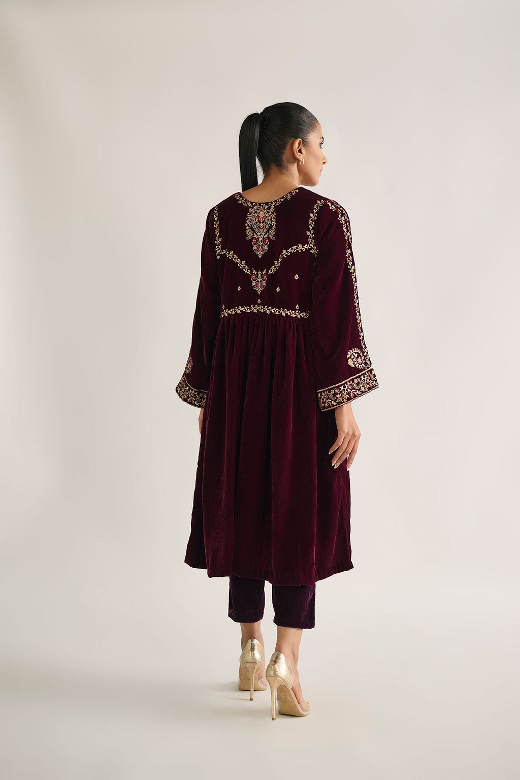 DA-1694 MAROON EMBROIDERED KURTA