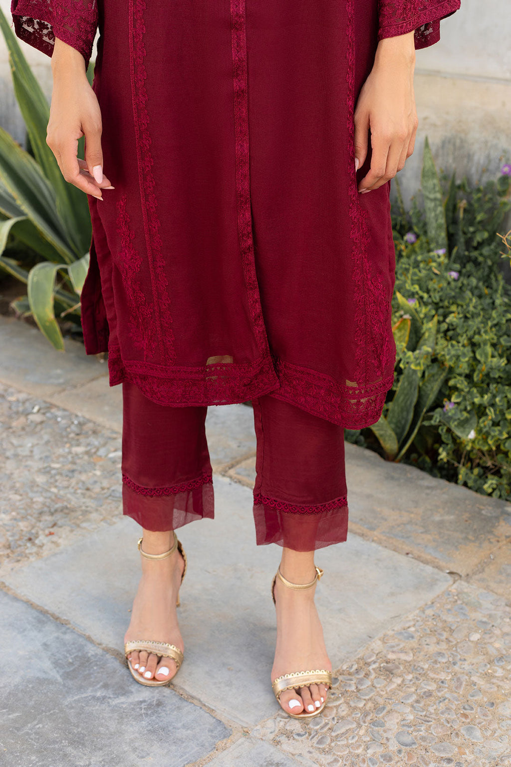 DA-1750 MAROON EMBROIDERED KURTA