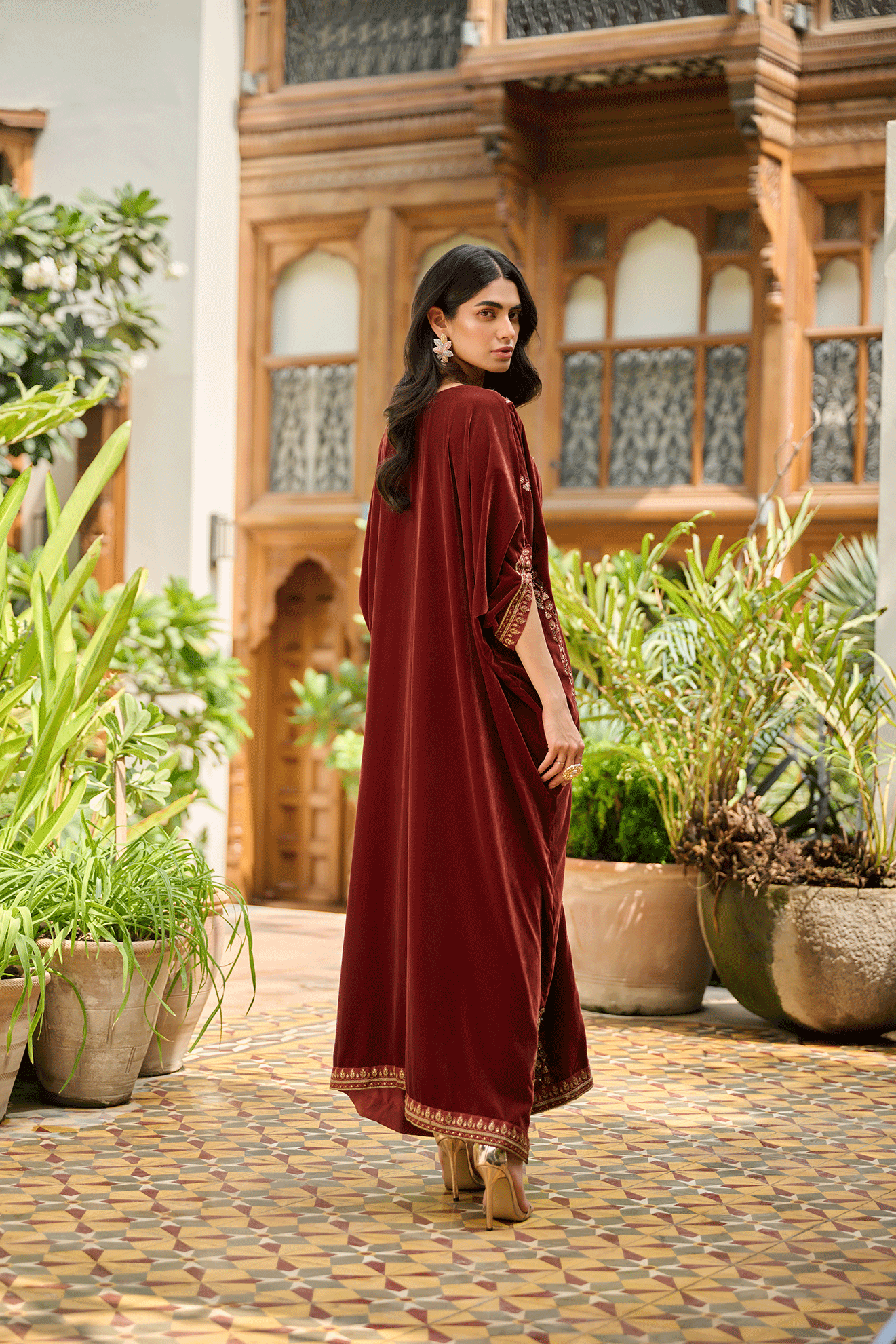 DA-1864 BROWN HAND EMBELLISHED KAFTAN