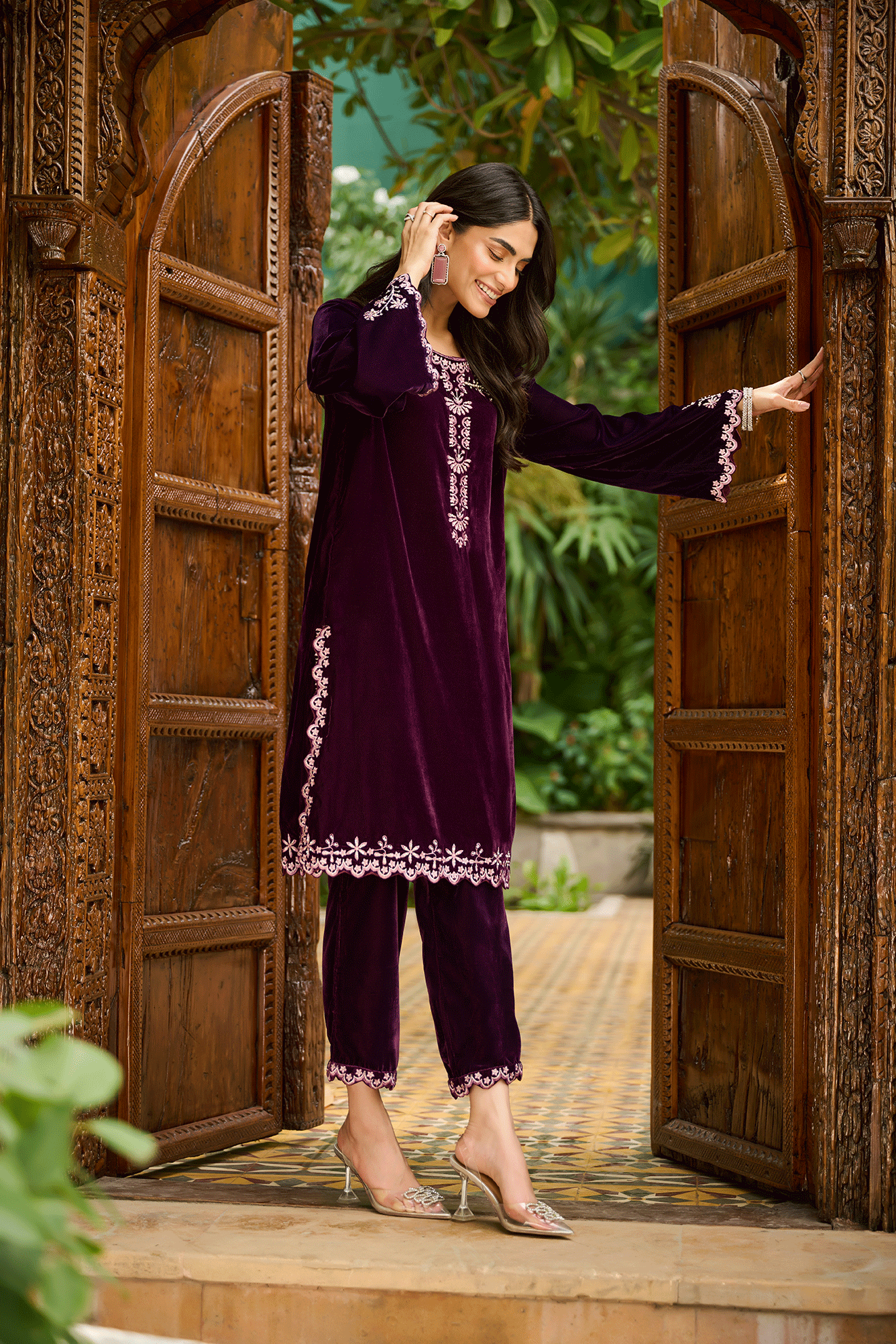 DA-2230 PURPLE EMBROIDERED KURTA
