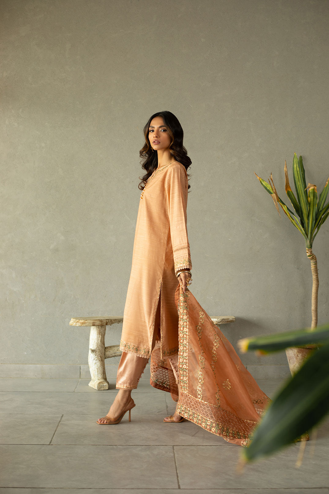 SS24DA-2293 LIGHT PINK EMBROIDERED KURTA WITH TROUSER