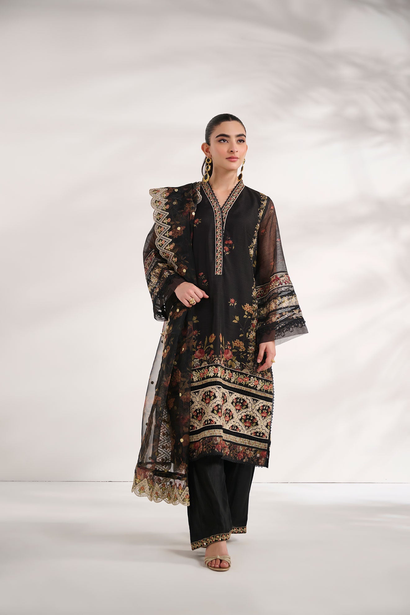 SS24DA-2469   BLACK  2PCS  EMBROIDERED KURTA WITH TROUSER