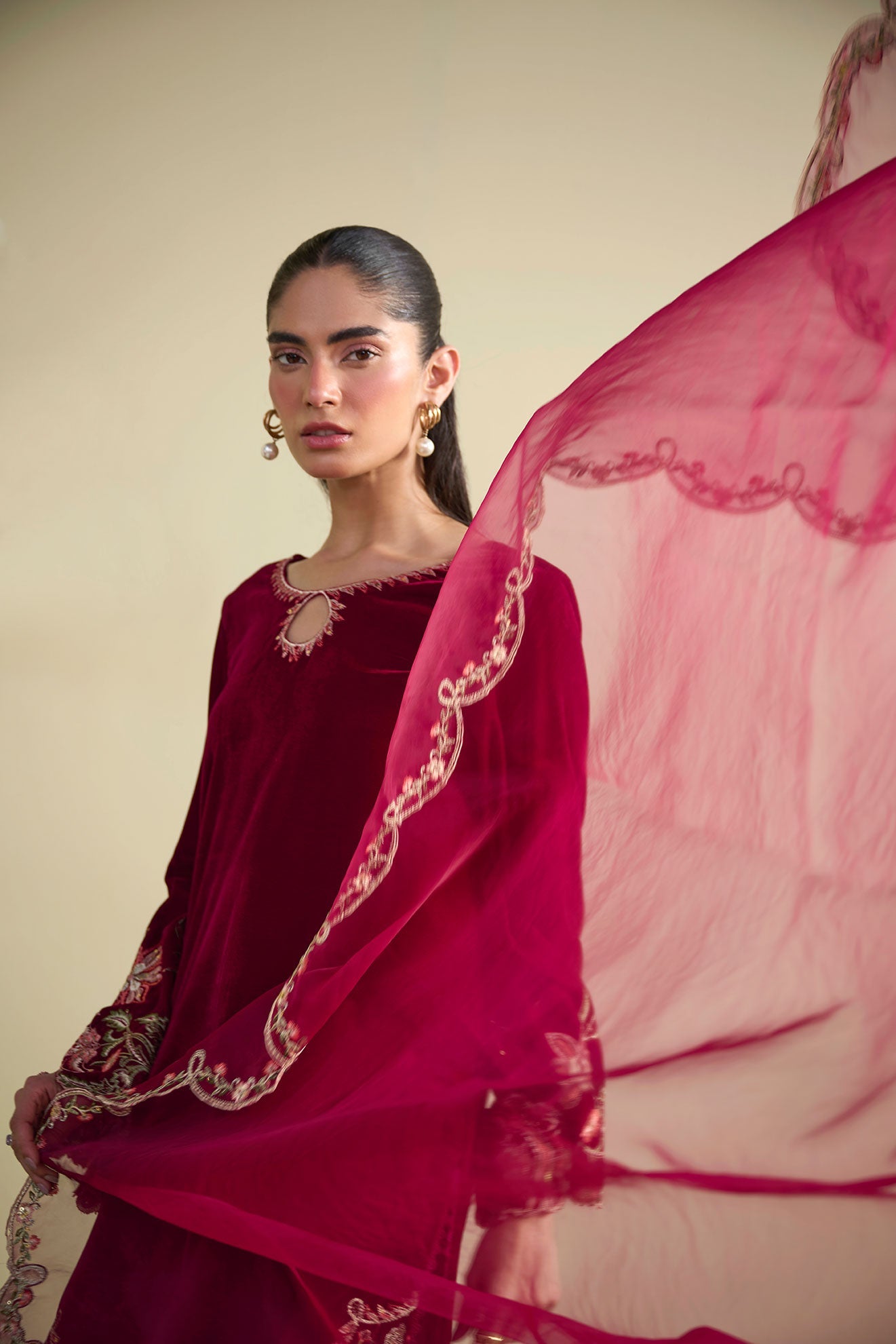 FW25DA-2804   RED  2PCS  EMBROIDERED KURTA WITH TROUSER