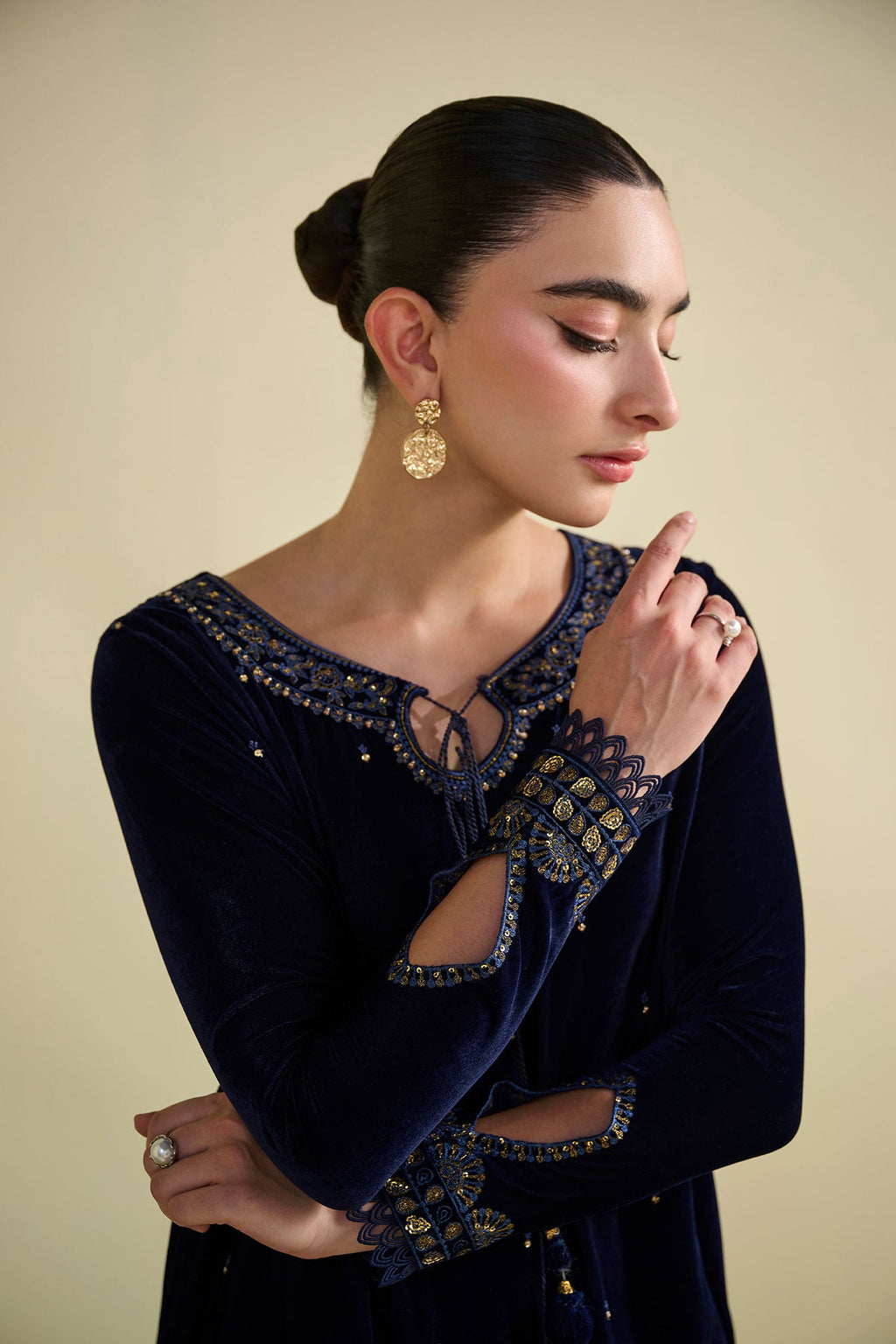 FW25DA-2810  NAVY BLUE  2PCS  EMBROIDERED KURTA WITH TROUSER