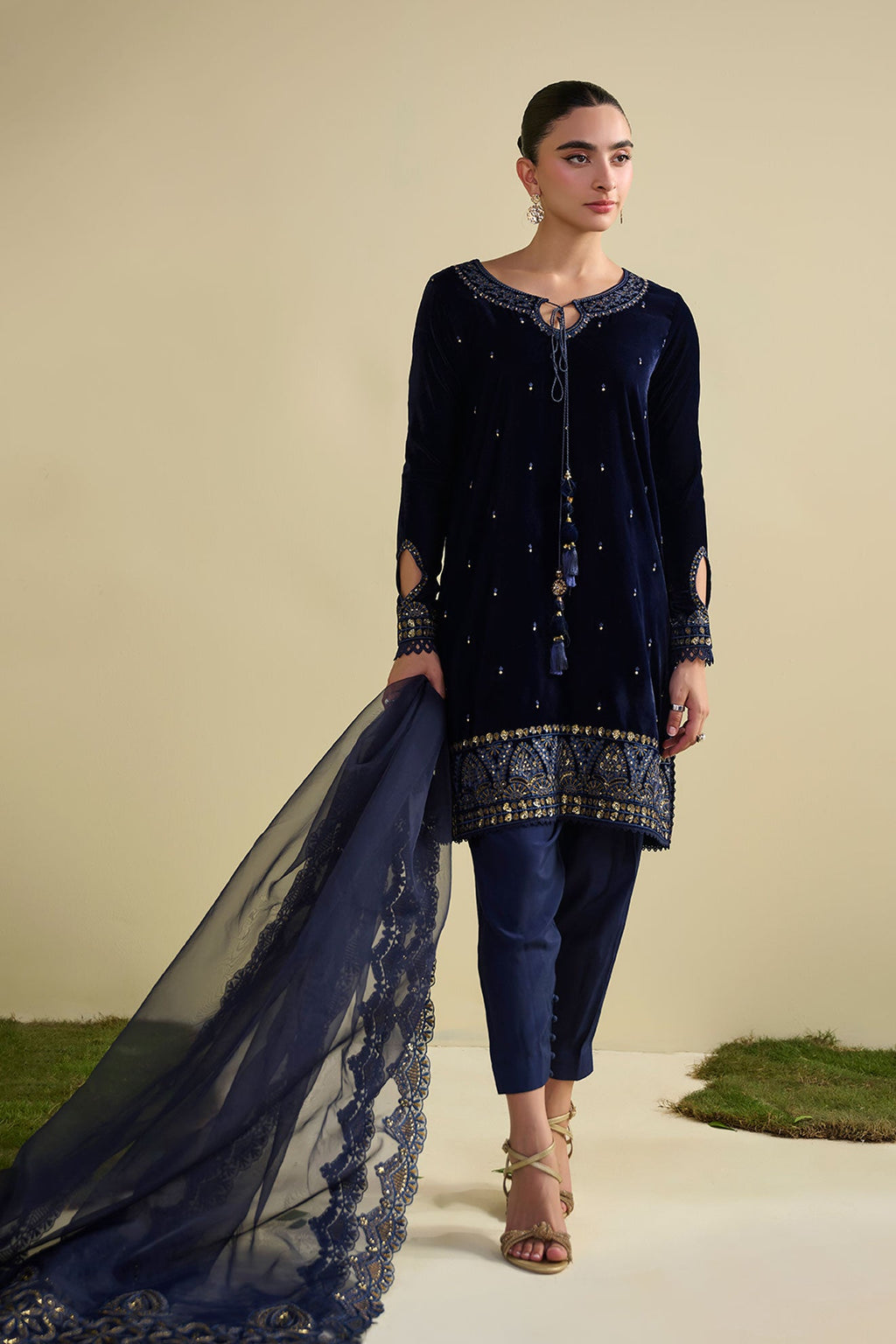 FW25DA-2810  NAVY BLUE  2PCS  EMBROIDERED KURTA WITH TROUSER