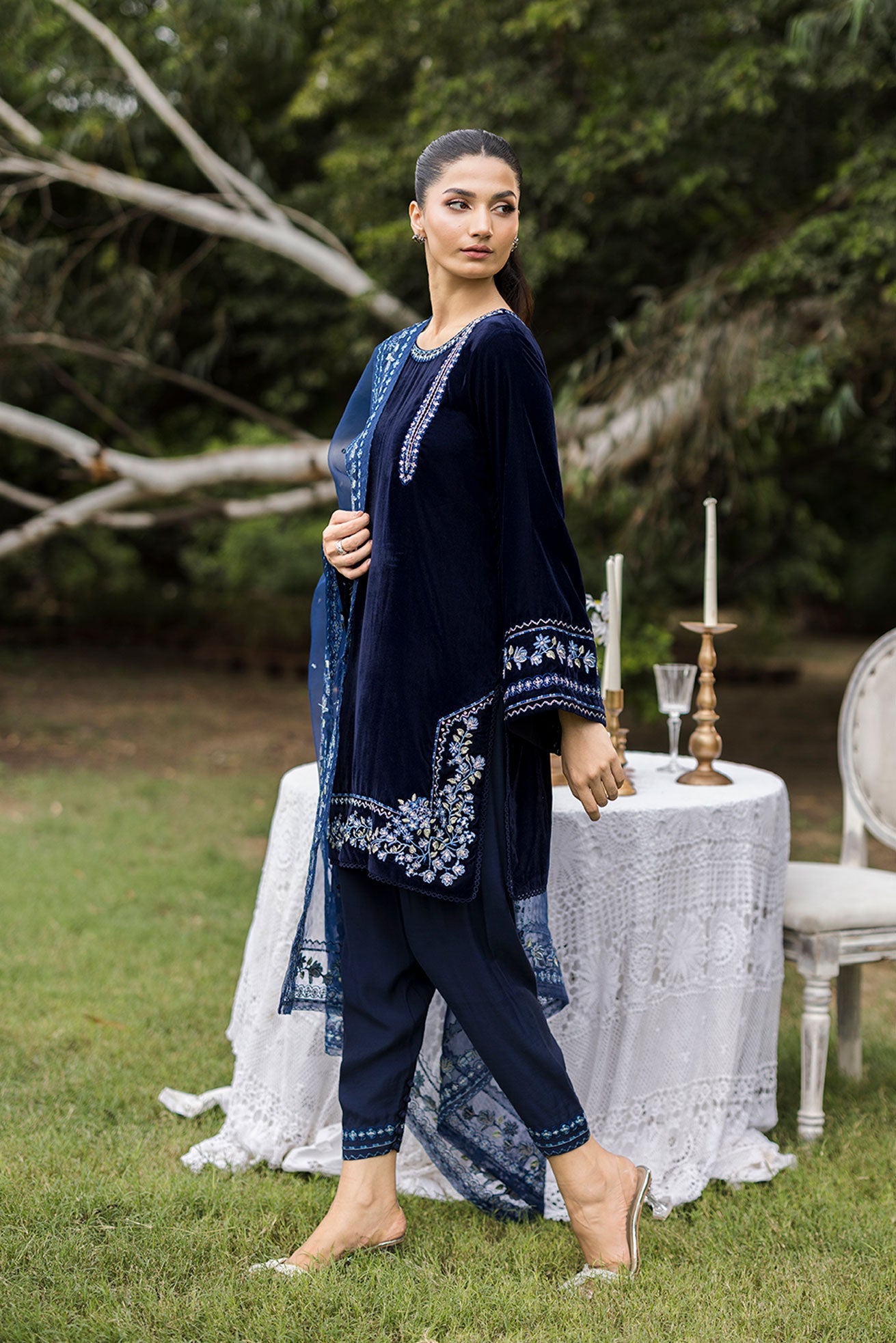 FW25DA-2814  NAVY BLUE  2PCS  EMBROIDERED KURTA WITH TROUSER