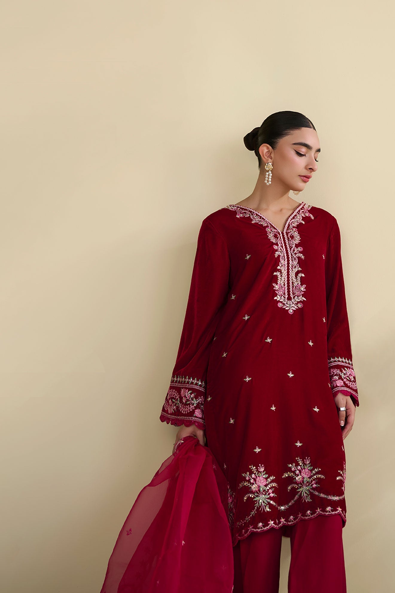 FW25DA-2820   RED  2PCS  EMBROIDERED KURTA WITH TROUSER
