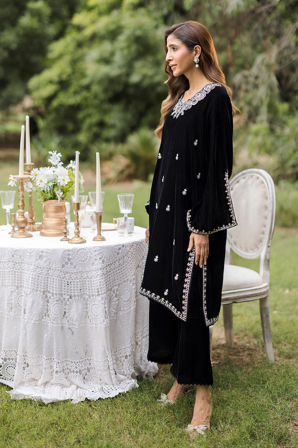 FW25DA-2833  BLACK  2PCS  EMBROIDERED KURTA WITH TROUSER
