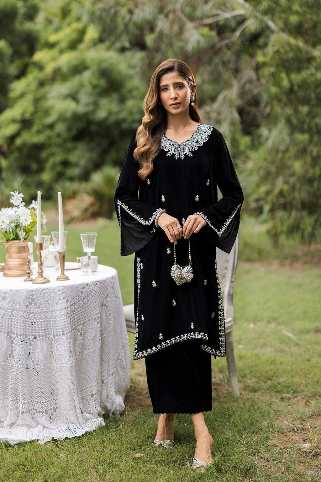 FW25DA-2833  BLACK  2PCS  EMBROIDERED KURTA WITH TROUSER