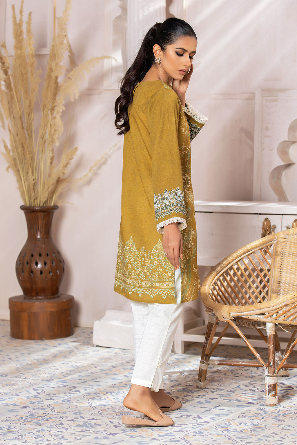 DC-0402 GREEN EMBROIDERED KURTA