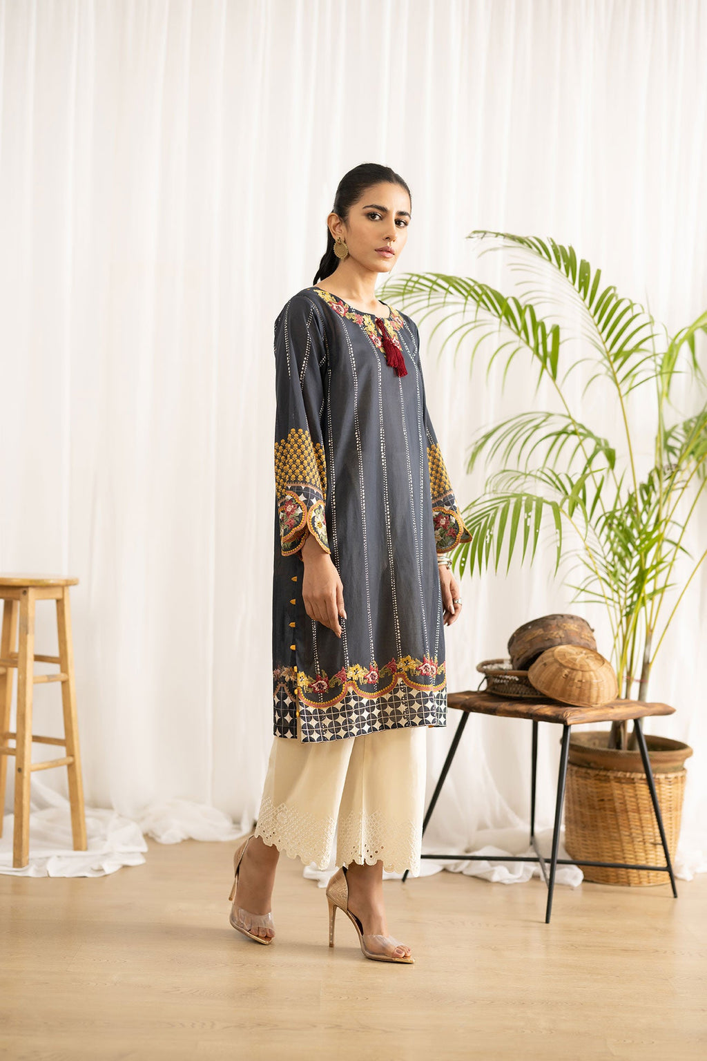 DC-0416 GREY EMBROIDERED KURTA