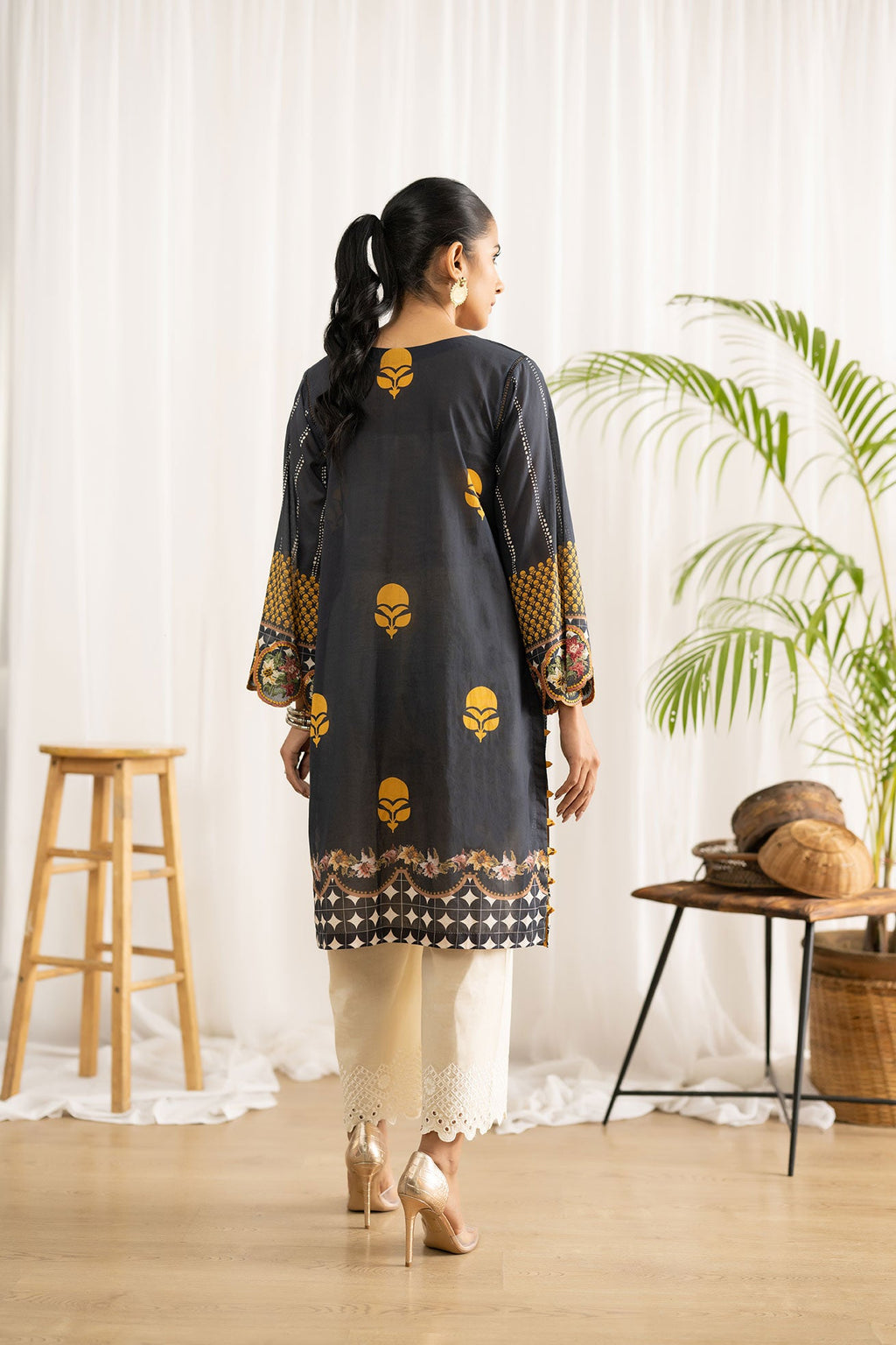 DC-0416 GREY EMBROIDERED KURTA