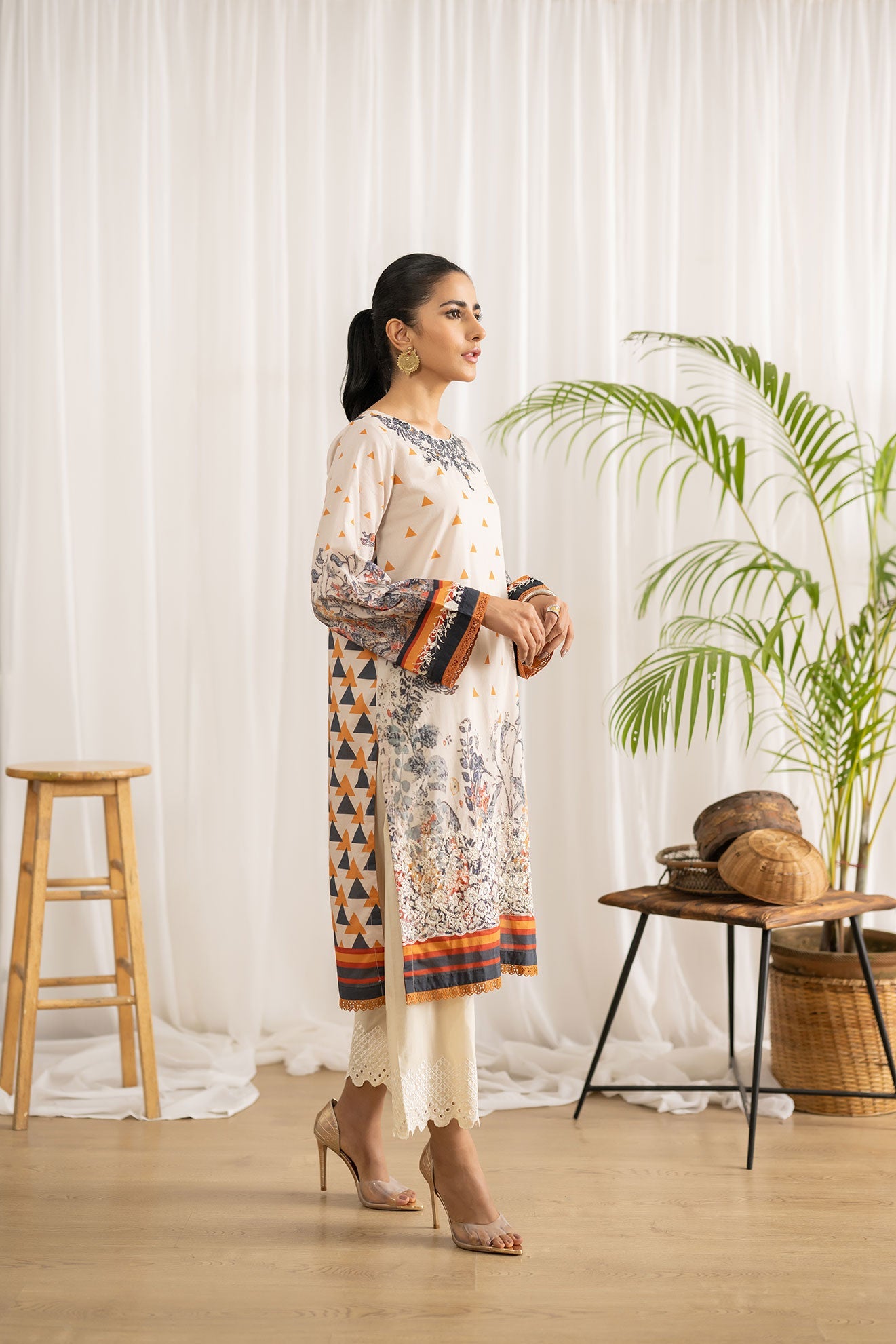 DC-0418 ORANGE EMBROIDERED KURTA