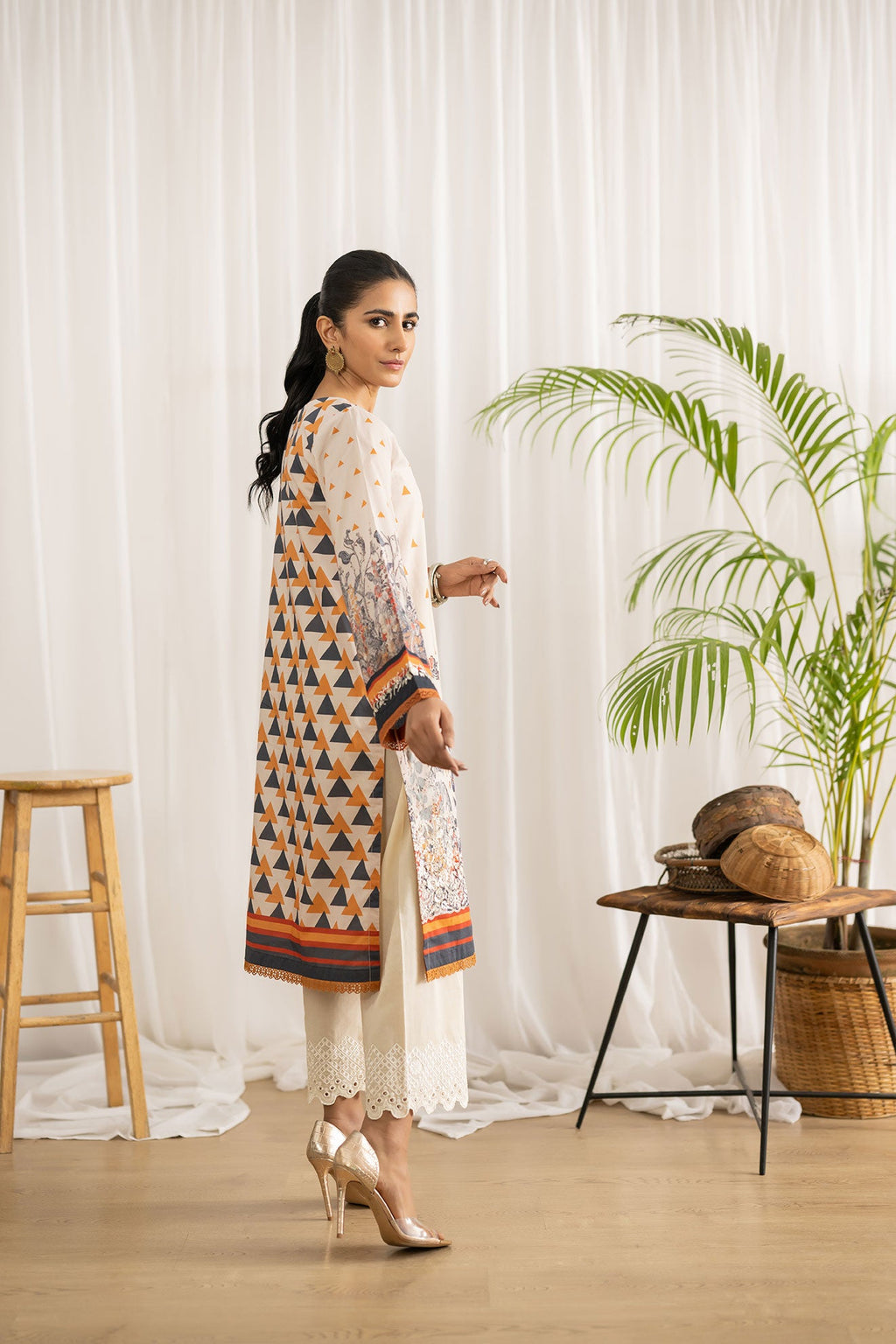 DC-0418 ORANGE EMBROIDERED KURTA