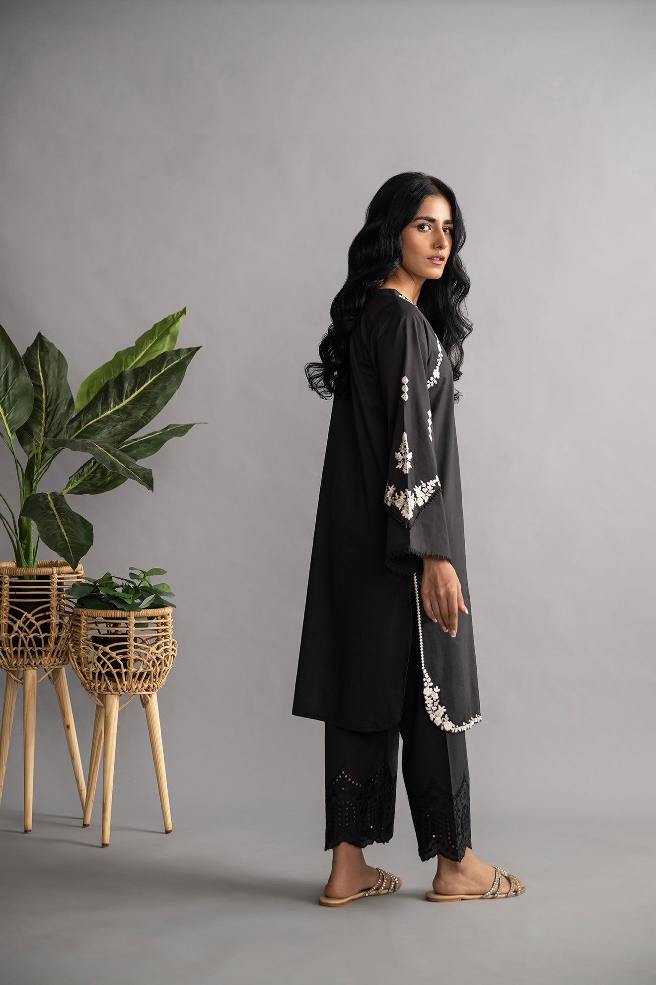 DC-0423 Black Embroidered Kurta