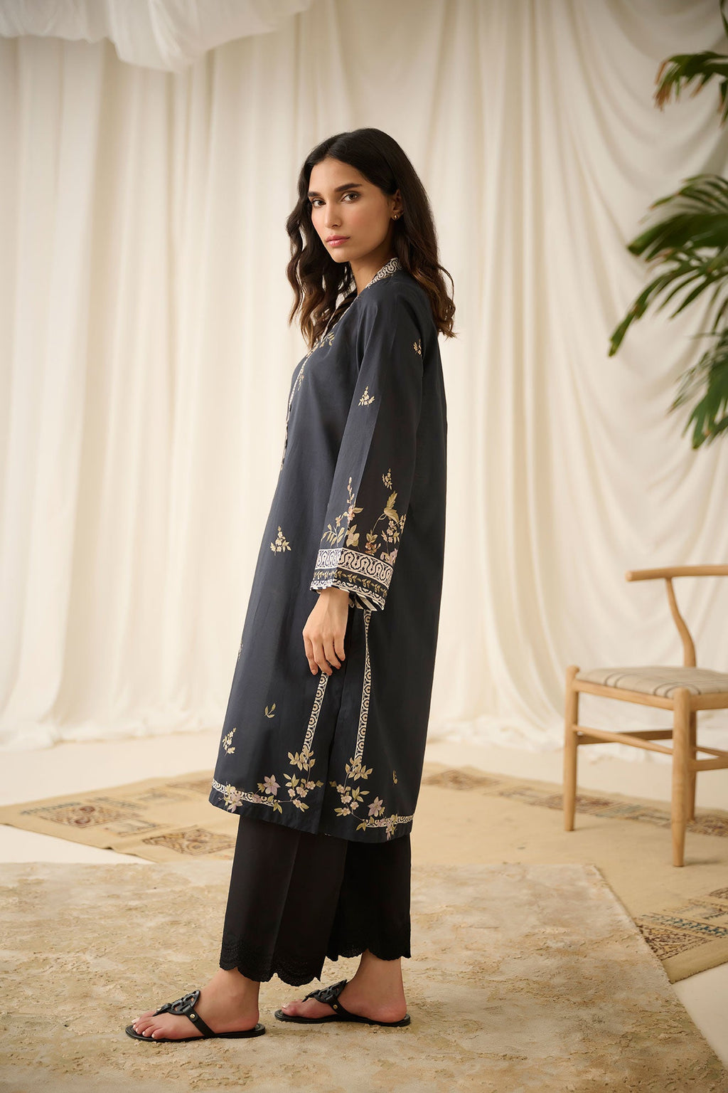 DC-0513 BLACK DIGITAL PRINTED KURTA