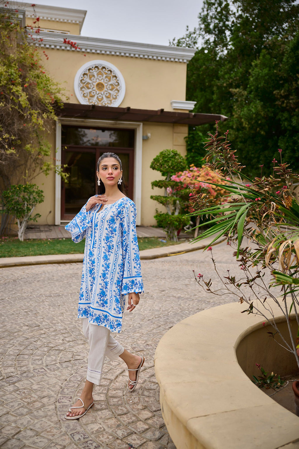 DC-0531 WHITE DIGITAL PRINTED KURTA