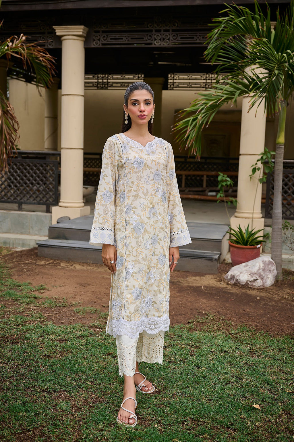 DC-0532 BEIGE EMBROIDERED KURTA