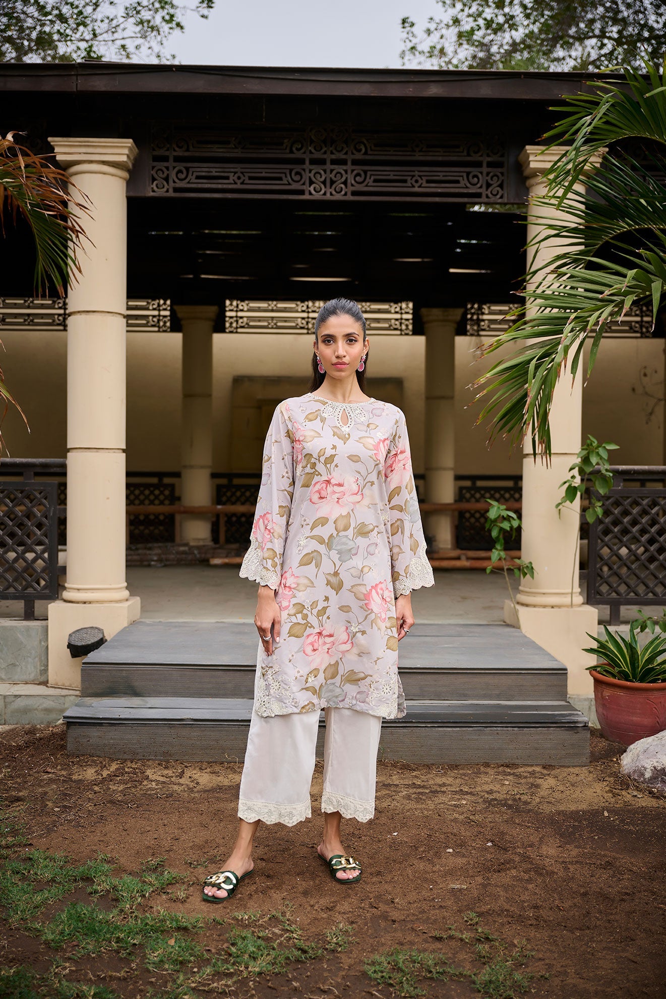 DC-0535 GREY EMBROIDERED KURTA