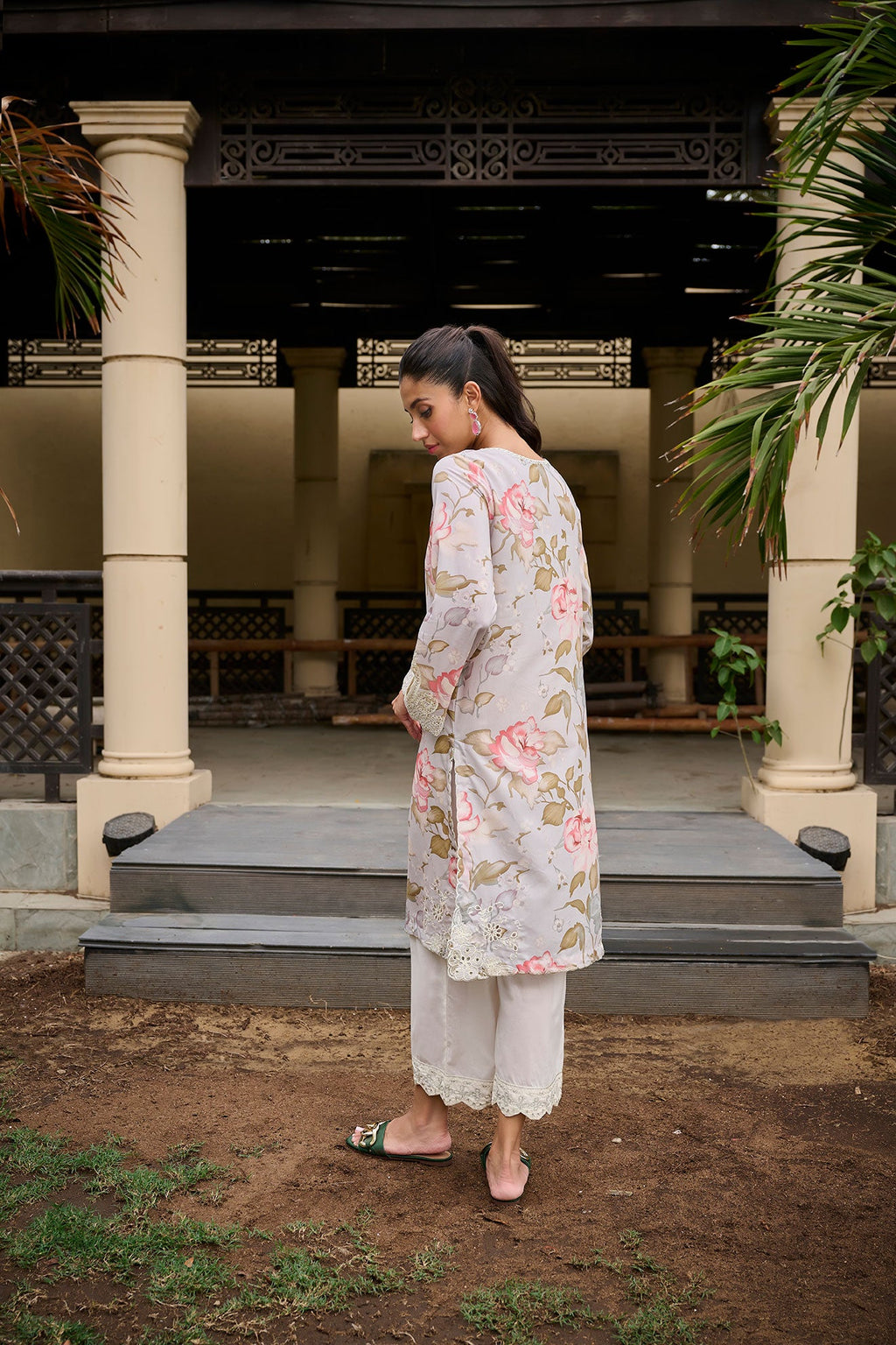 DC-0535 GREY EMBROIDERED KURTA